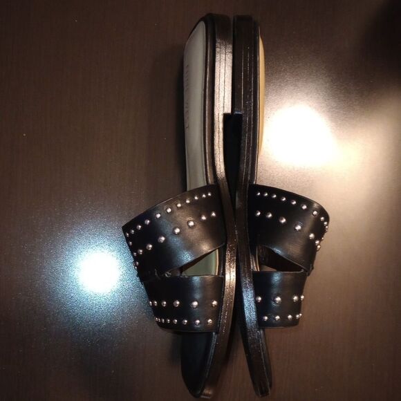 🆕🎉Nine West Studded Flat Sandals - Picture 5 of 9